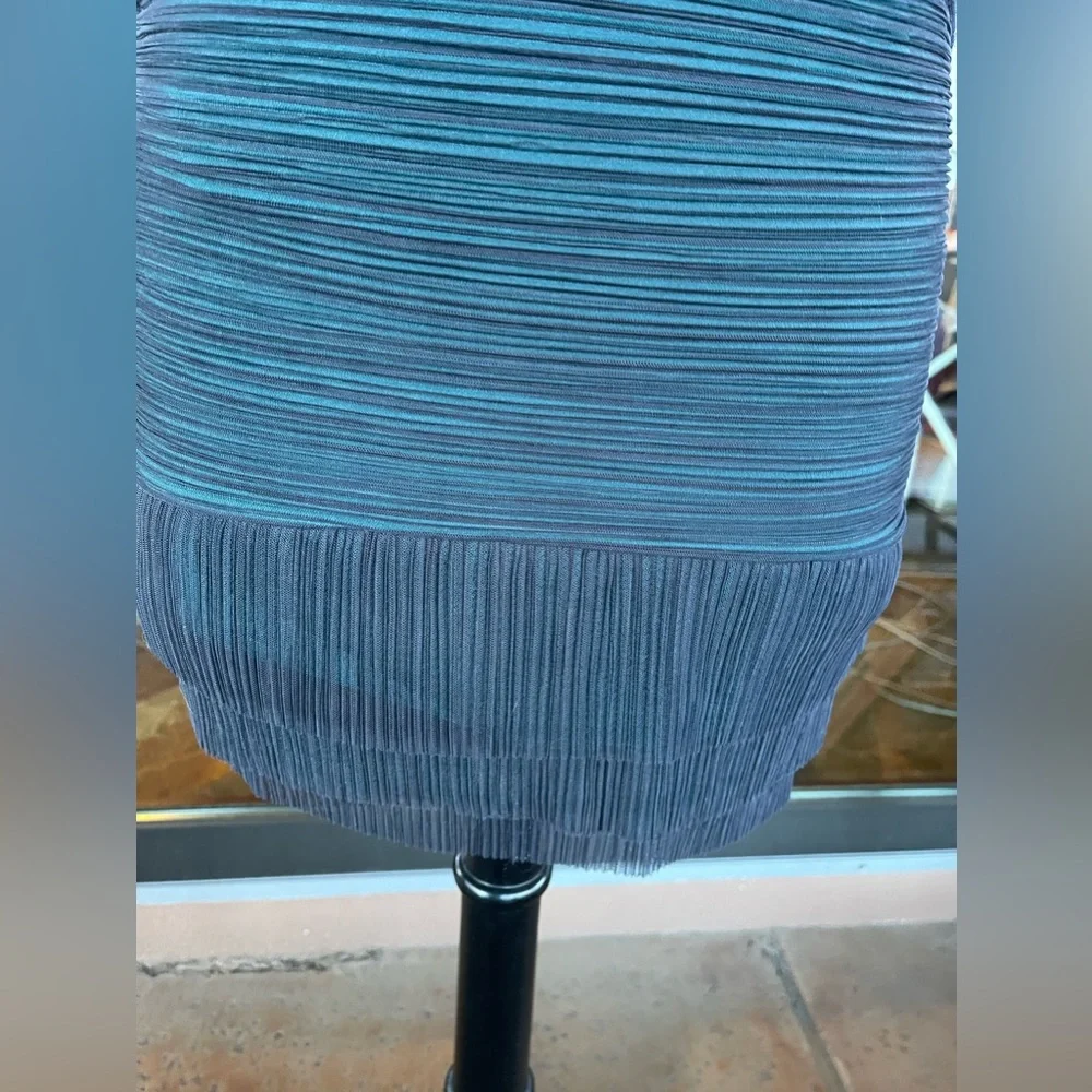 BCBG MAXAZRIA ~ Beautiful Sheer Navy over Green “Sven” Mini Dress ~ Size XS - Picture 5 of 10